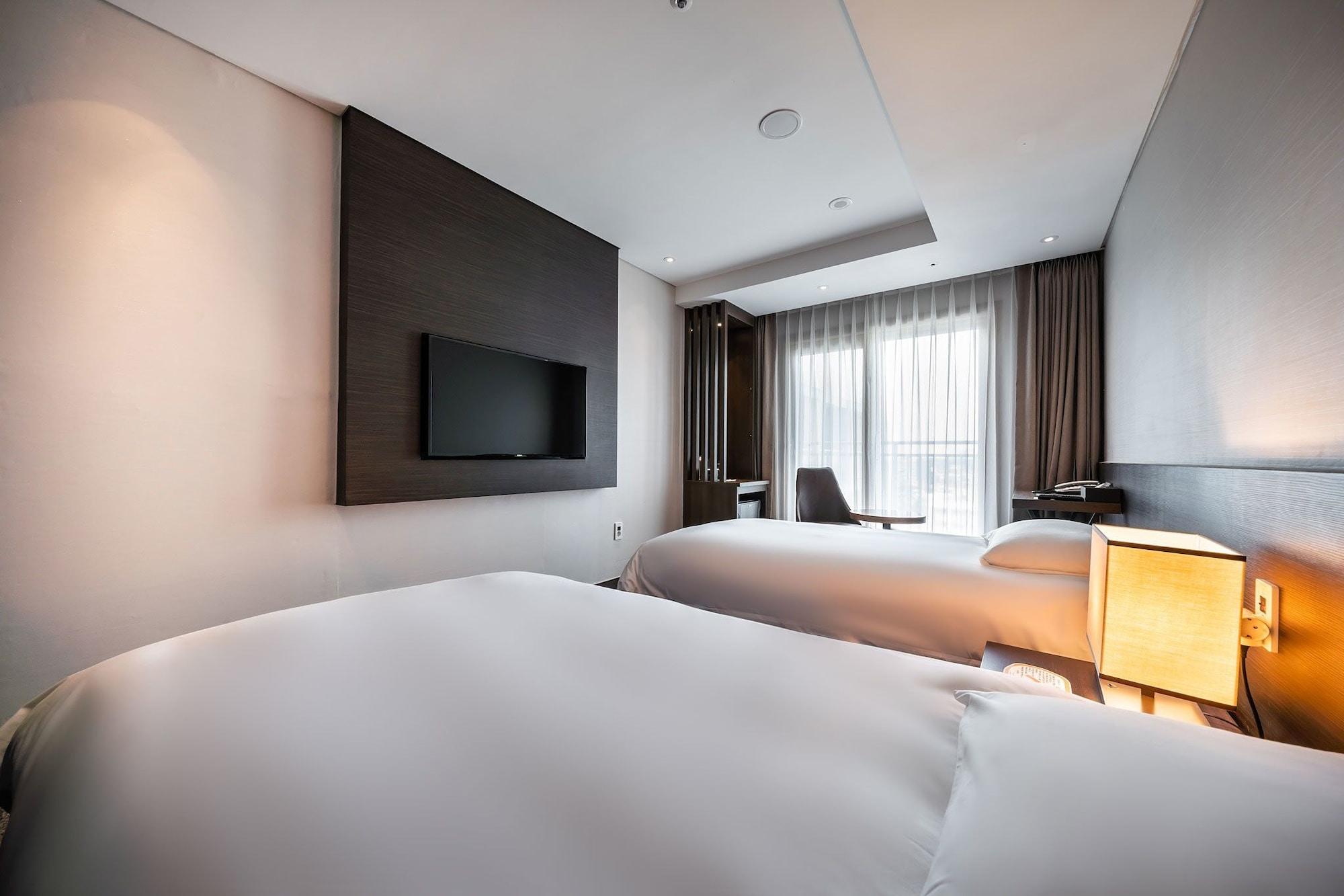 Hotel Golden Tulip Seongsan Jeju