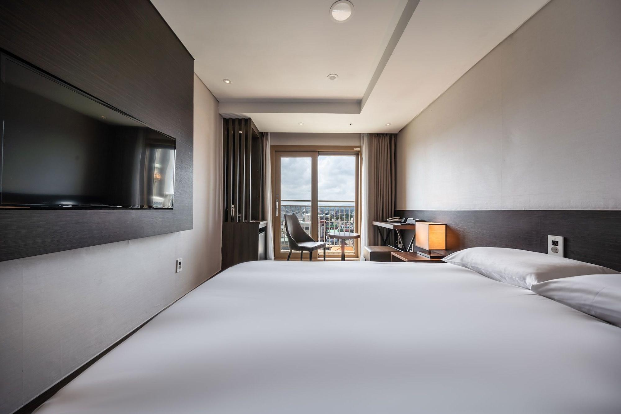 Golden Tulip Seongsan Jeju