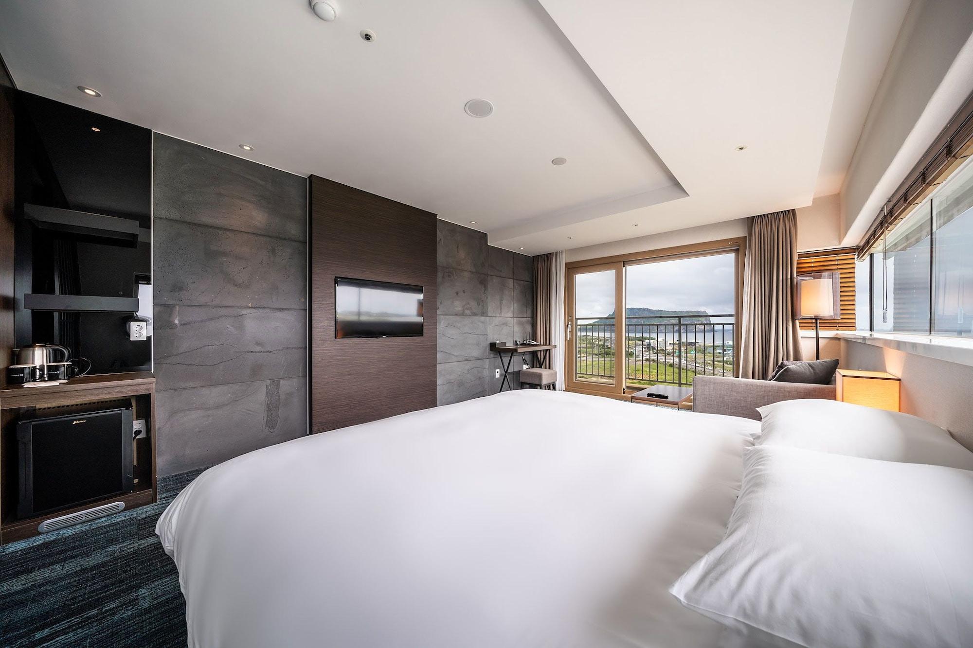 Golden Tulip Seongsan Jeju
