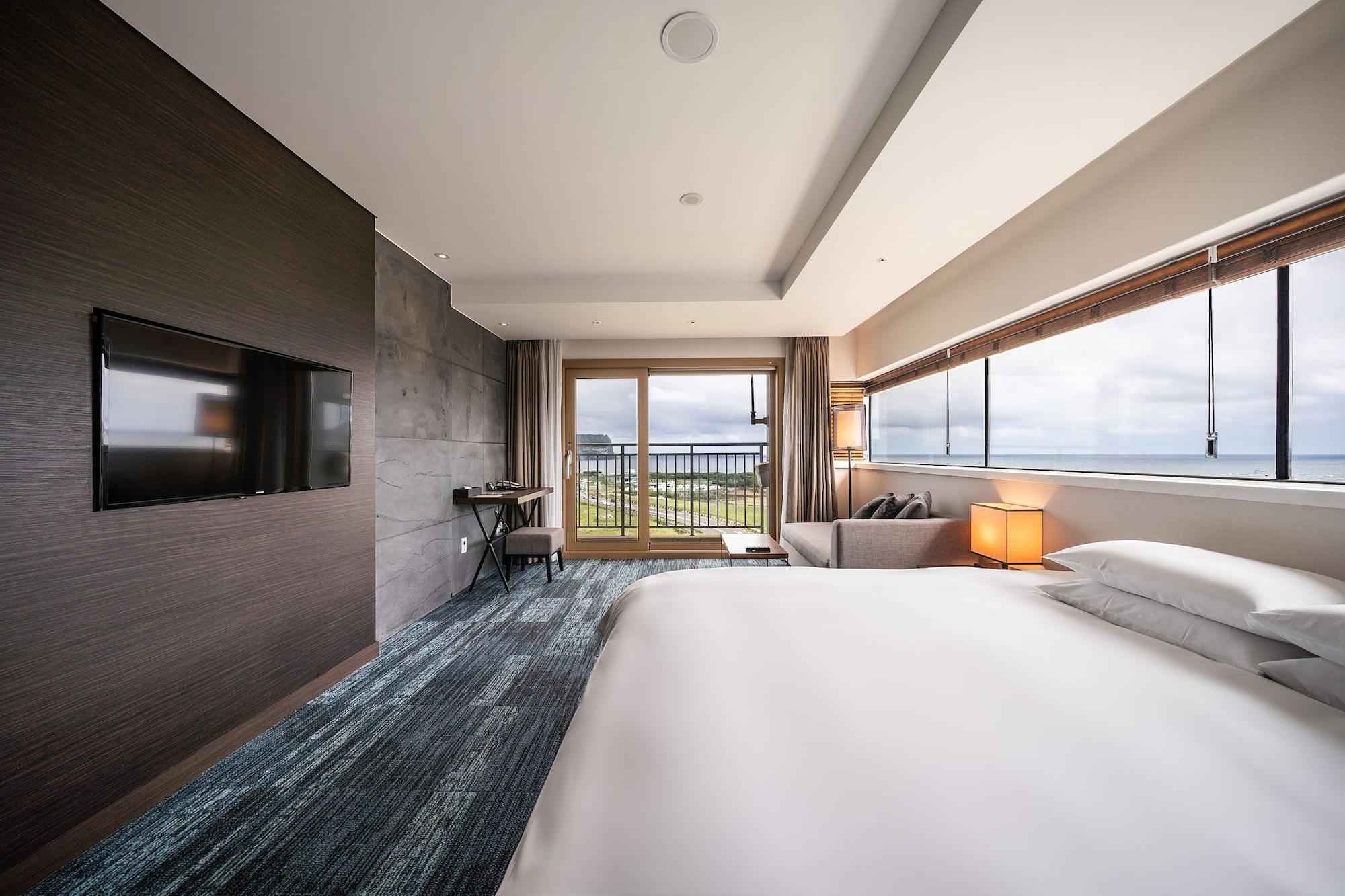 Golden Tulip Seongsan Hotel